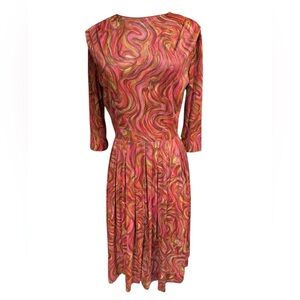 Early 1960s Dixie Deb Psychedelic Swirling Print Knife Pleat Back Metal Zip Poly